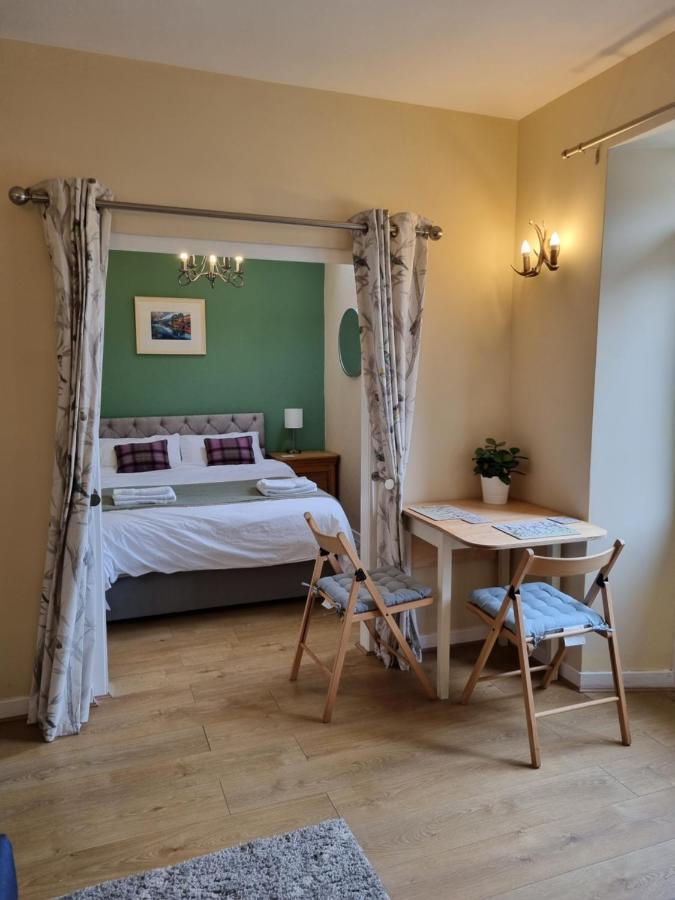 Cosy Peaceful One-Bedroom Cottage In 피틀로크리 외부 사진